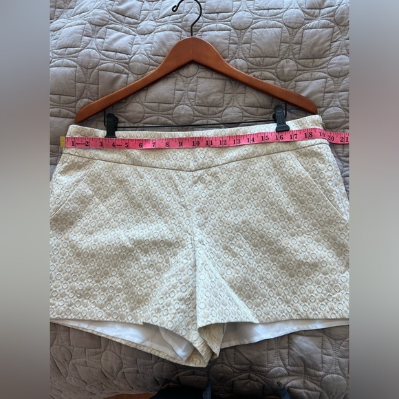 Lilly Pulitzer MAKENNA COCKTAIL SHORT GOLD METALLIC DOTTED JACQUARD - Picture 9 of 16